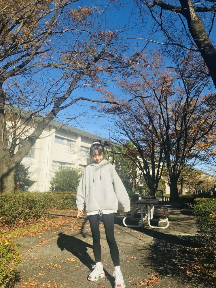 李暖夏🌼-四川省·成都市·双流区-某红薯-身高168 体重90斤 日本留学生。特长是唱歌,可接服装 首饰 化妆品 美瞳~