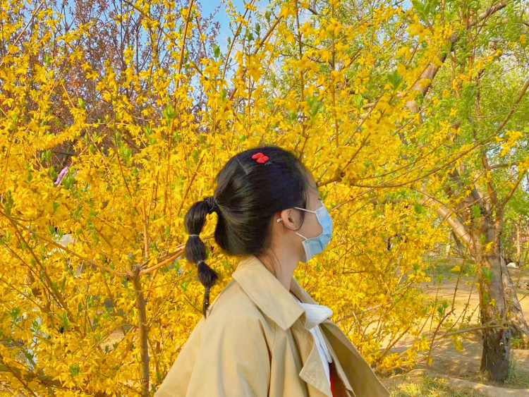 🌸-北京市·北京市·通州区--兴趣:跳舞,唱歌,画画,钢琴,吉他
特长:跳舞,有四级证书
梦想当服装设计师或明星
小时候有走过T台
去水立方表演过舞蹈