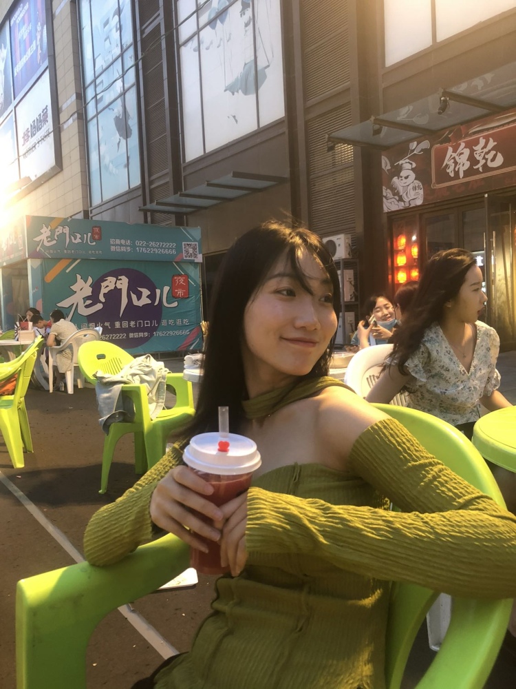 腻-河北省·秦皇岛市·青龙满族自治县-抖音-约商家(寄拍)
本人年龄:22 身高 162 体重95斤
爱拍照 舞蹈专业出身 表现力强 衣服 包包 饰品都可以 可以挑战各种风格