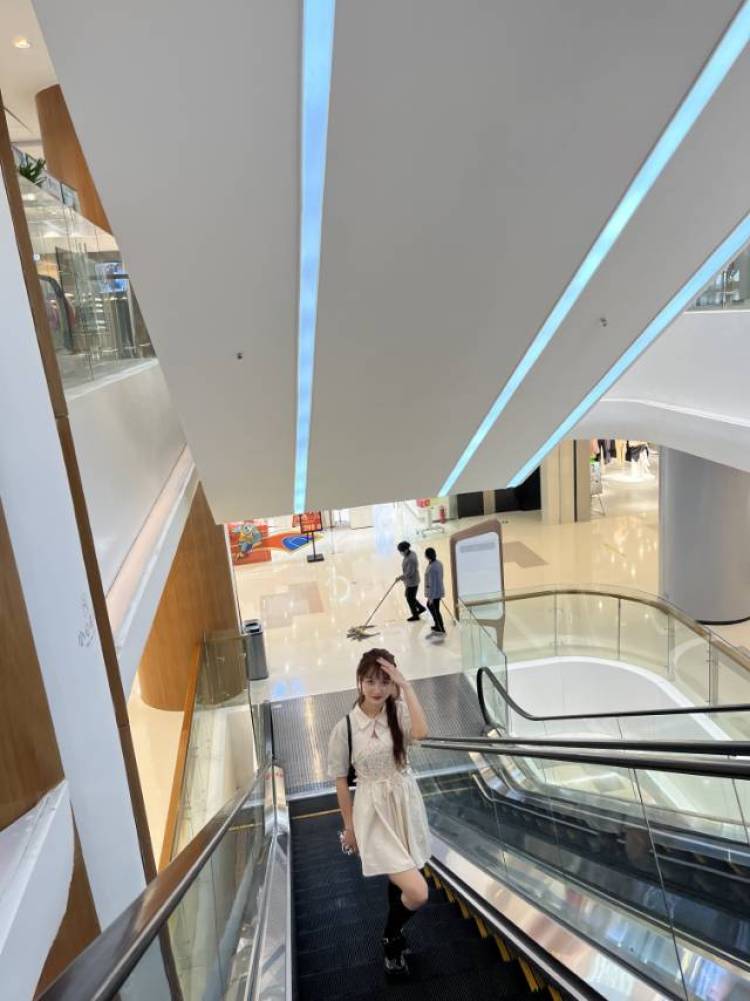 咕噜·y·-贵州省·遵义市·红花岗区--接寄拍哦，可买家秀等，衣服鞋子首饰等都可以拍，风格多，会p图，成图直到您满意为止，欢迎老板砸单哦！