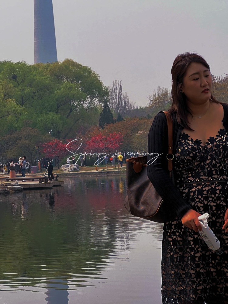 ᝰ小高没吃饱ഒ-北京市·北京市·海淀区--大家好！
180cm 92kg（大码女装欢迎）
接寄拍 饰品 美妆