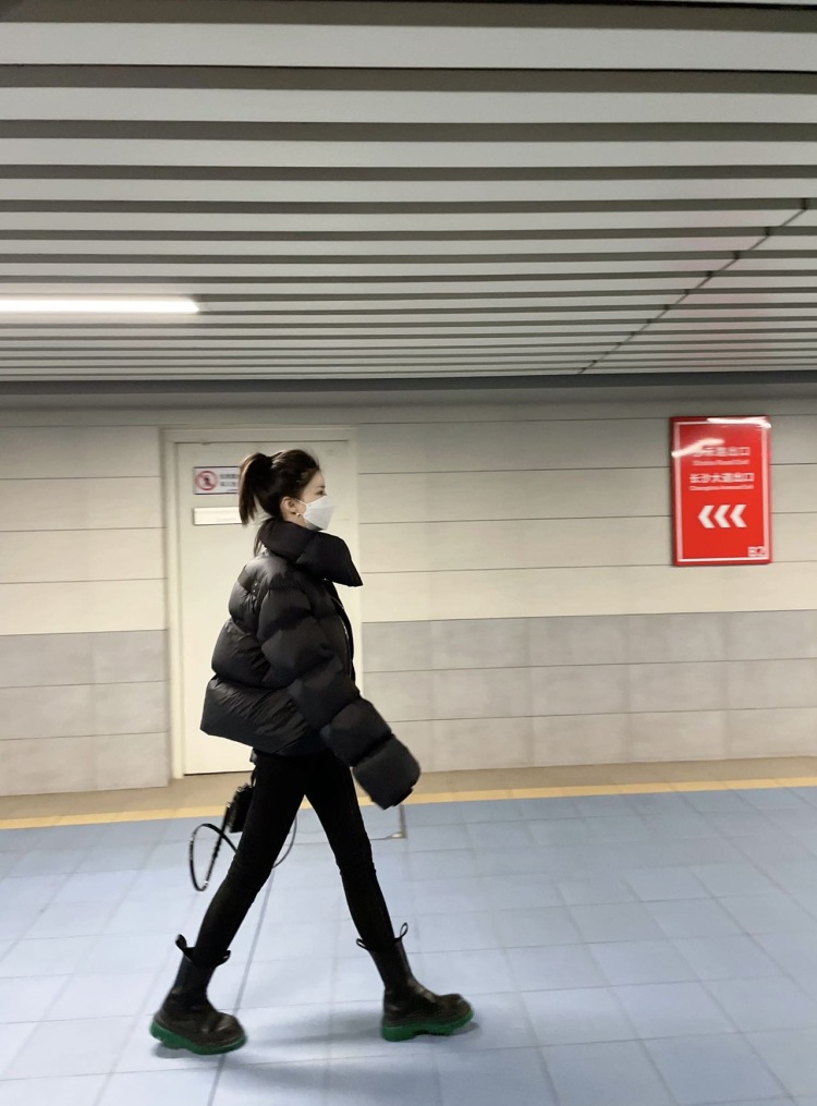 安娜-湖南省·长沙市·芙蓉区-抖音、小红薯-大四空乘专业在校，爱好拍照、探店打卡、
热爱生活 喜欢书法和花花