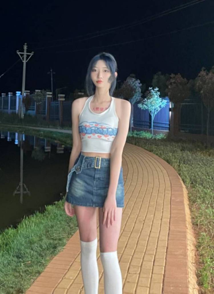 我的月亮-云南省·昆明市·嵩明县-快手:lxy711111 -我也就只能拍拍买家秀啦，我态度挺好滴，出图快，当天不是很晚拿到的话就可以当天出啦！