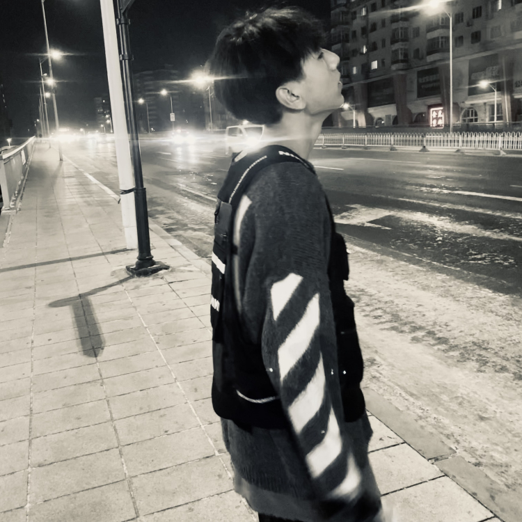 曲艳博-黑龙江省·哈尔滨市·道外区-快手-一个速度滑冰运动员 很会拍照 接寄拍什么都可以给钱就行 门槛低 价格低 身高183 体重140 肌肉很发达