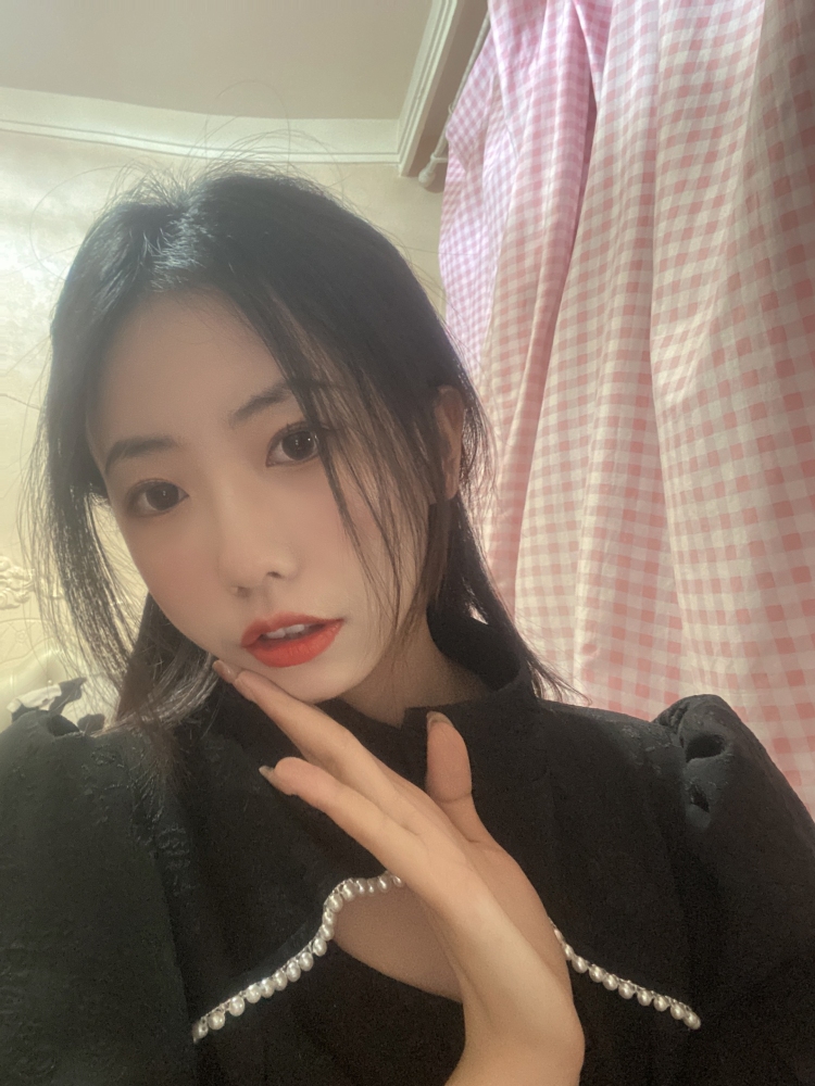 Savior💓-黑龙江省·哈尔滨市·道里区-抖音，微博-接寄拍，送拍，饰品，包包，服饰，风格多变，出片效率高，会p图。