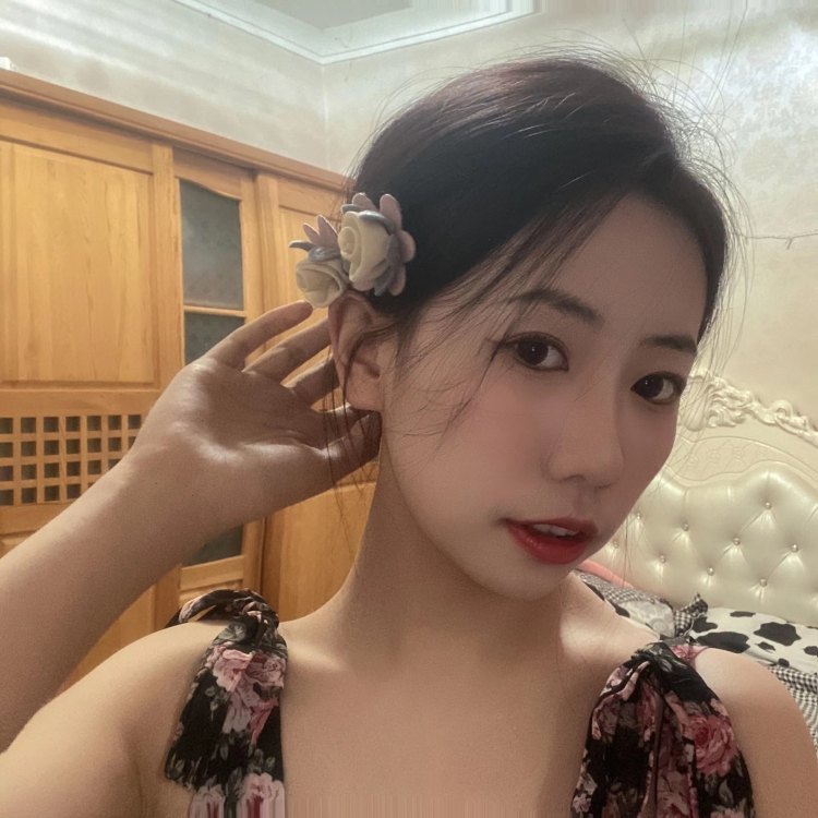 Savior💓-黑龙江省·哈尔滨市·道里区-抖音，微博-接寄拍，送拍，饰品，包包，服饰，风格多变，出片效率高，会p图。