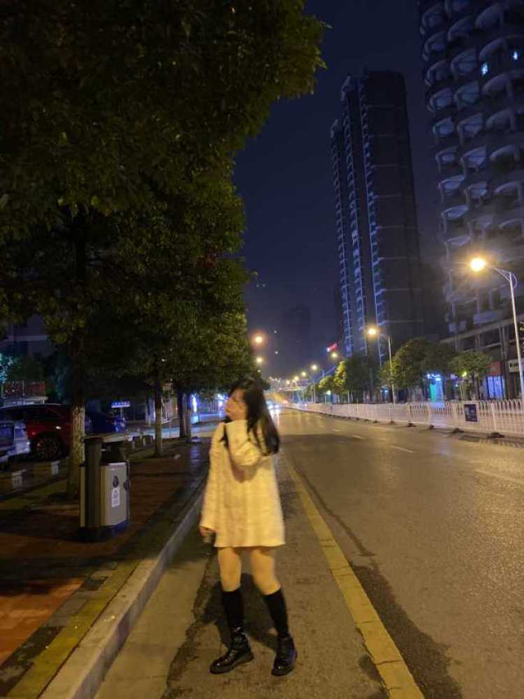 茶茶.-贵州省·贵阳市·观山湖区-快手-身高157 体重100斤 喜欢拍照网拍 测评 好物种草分享 买家秀 送拍单都可 可驾驭多种风格