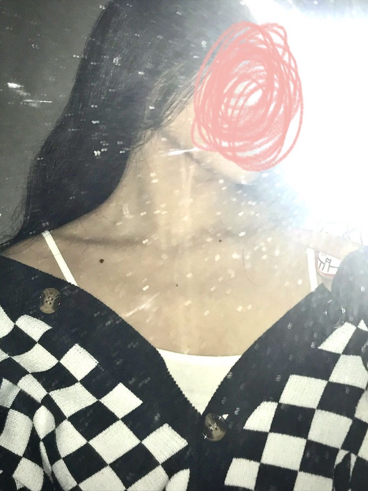 L.-重庆市·重庆市·铜梁区-快手极速版;抖音-做寄拍,服装,化妆品,包包,装饰品这些都可以找我,是新人,身高160,体重92斤,有的话记到找我