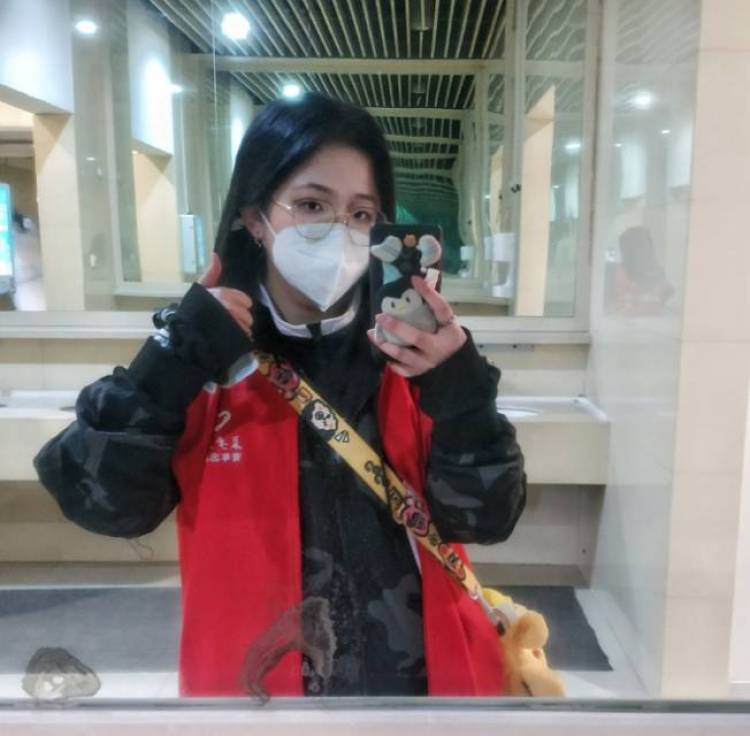 无🐋 子-陕西省·西安市·未央区-抖音|某红薯|-会拍照 会p图 会剪视频（抖音/某红薯）
擅长淘宝卖/买家秀，日常vlog,  开箱测评， 短视频创作， 探店打卡内容（接受度高）
年龄：19
身高：167
体重：62
职业：211在读  广播电视编