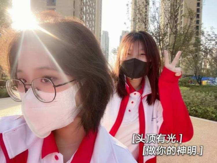 无🐋 子-陕西省·西安市·未央区-抖音|某红薯|-会拍照 会p图 会剪视频（抖音/某红薯）
擅长淘宝卖/买家秀，日常vlog,  开箱测评， 短视频创作， 探店打卡内容（接受度高）
年龄：19
身高：167
体重：62
职业：211在读  广播电视编