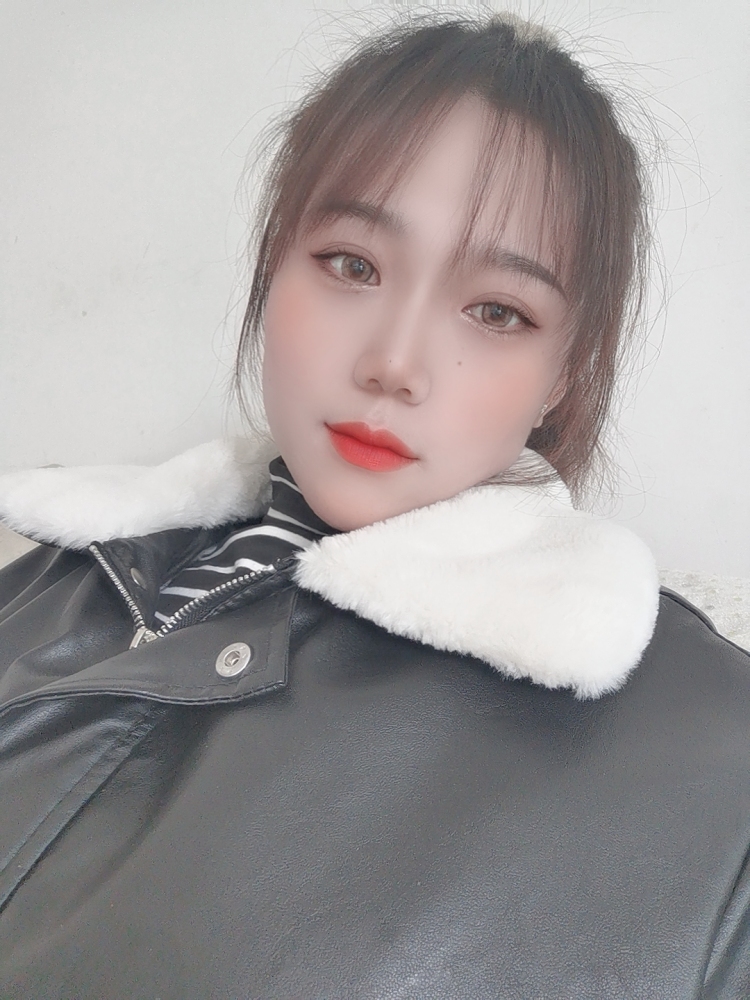 momo-广东省·东莞市·虎门镇--新人一枚，多多关照，喜欢拍照和P图，身高165，体重110，性格开朗，欢迎合作。