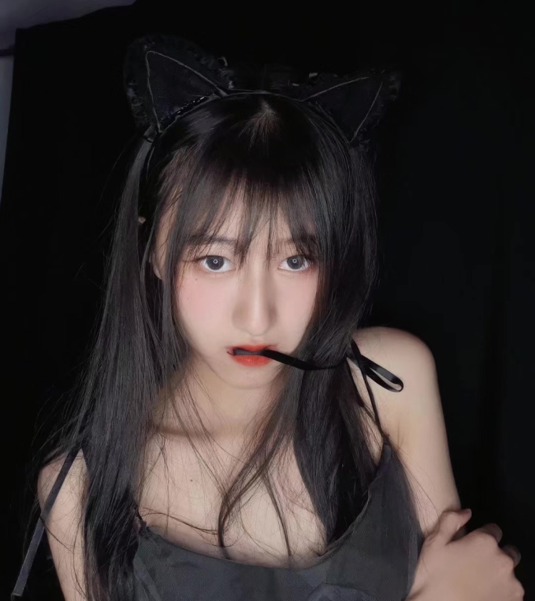 姬儿-广东省·佛山市·顺德区-抖音,快手-喜欢拍照,身高164,体重85.喜欢穿搭,饰品,抖音粉丝1000+,想要接寄拍,买家秀,喜欢请联系我。
