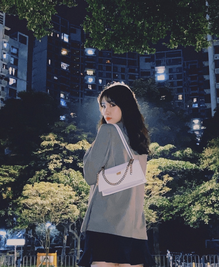 困得晕乎乎.-海南省·三亚市·天涯区--接寄拍，买家秀，会拍照，会p图。会剪短视频，时间充裕。
身份：素人
年龄：25
身高：172CM
体重：52KG
坐标：三亚