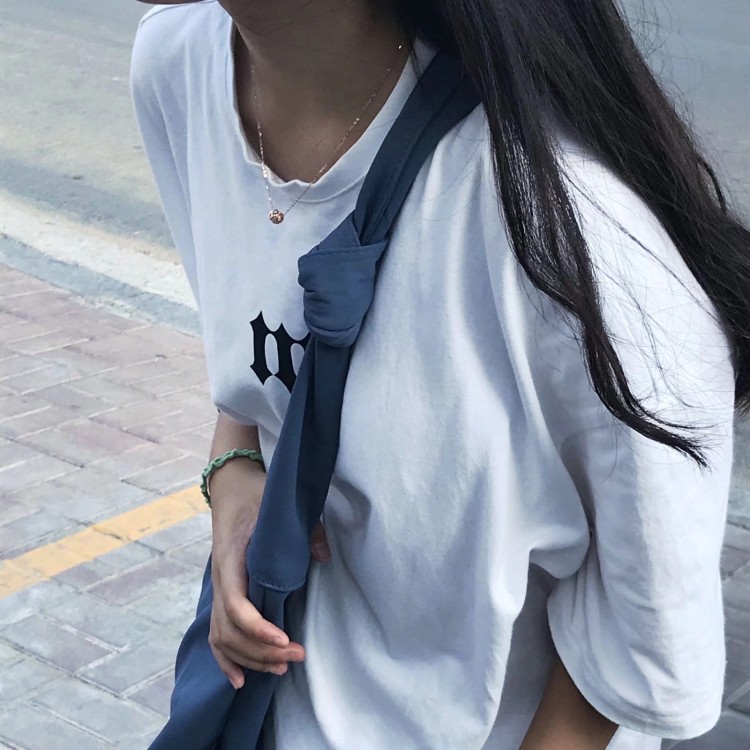 ZYUXUE.-河南省·商丘市·虞城县-快手 抖音 -艺考生 主修编导辅修播音
平常经常使用的APP是 快手 抖音
疫情期间 居家隔离 想做寄拍/买家秀 丰富生活