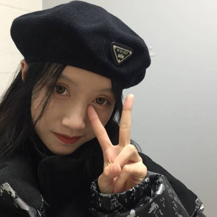 大鼻涕拌豆-新疆维吾尔自治区·乌鲁木齐市·天山区-抖音快手-身高166体重45公斤 腿直 喜欢拍照 想当寄拍模特会摆姿势会p图 首饰衣服鞋那些都可以寄拍