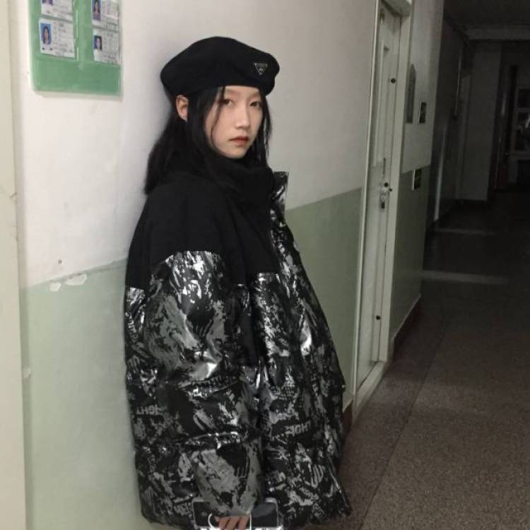 大鼻涕拌豆-新疆维吾尔自治区·乌鲁木齐市·天山区-抖音快手-身高166体重45公斤 腿直 喜欢拍照 想当寄拍模特会摆姿势会p图 首饰衣服鞋那些都可以寄拍