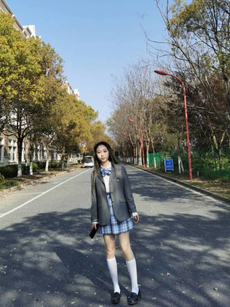 十指不沾阳春水-上海市·上海市·杨浦区--买家秀,素人模特,开箱测评,种草姬,校园推广。身高168,体重52kg,可接饰品,美瞳,jk,lolita,汉服,女装,鞋子等,也可接代餐,日用品。