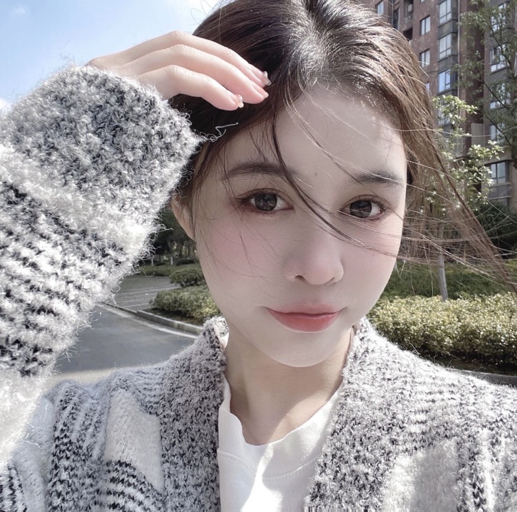 Z-湖南省·长沙市·雨花区-抖音、微博、某红薯-可接寄拍 服装 美瞳 饰品 鞋子 什么风格都能驾驭  配合拍摄 出图快 质量高 
 平时爱拍照 探店