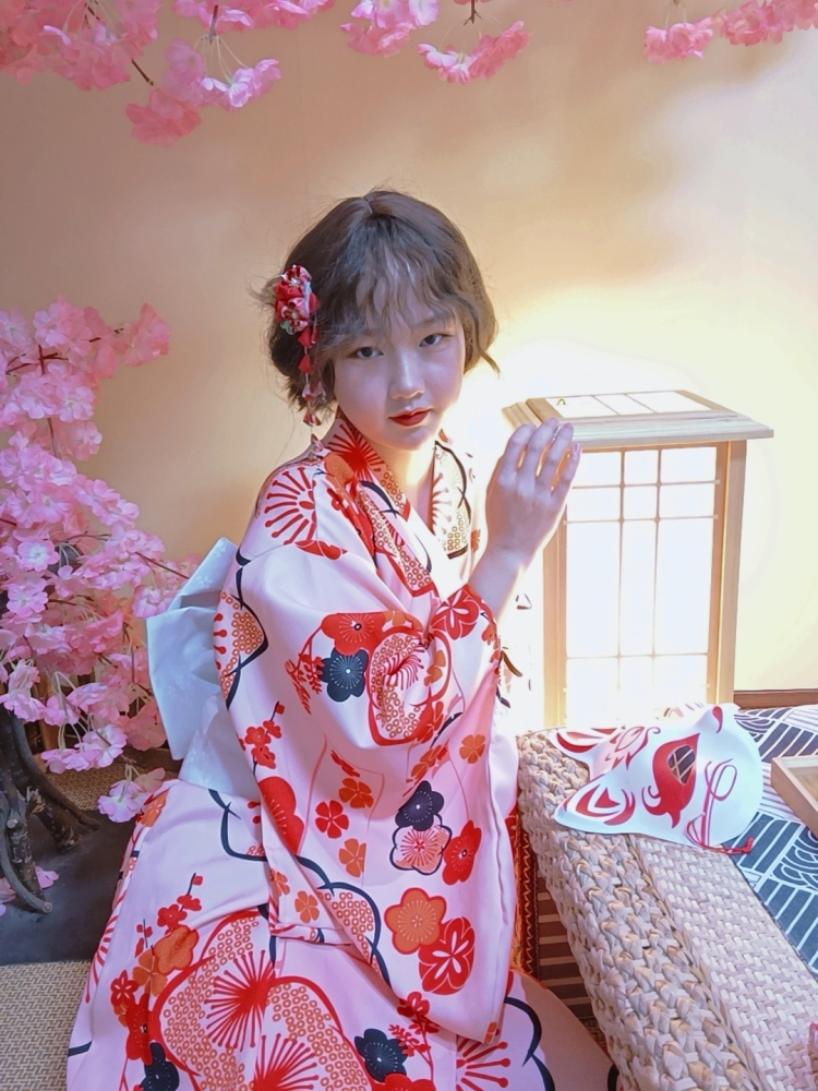 小陈-湖北省·武汉市·江夏区-抖音,微博,快手,小红薯-可接帽子,服装,项链,手饰,鞋子,护肤品,化妆品,包包等寄拍 身高158cm 体重48kg 会p图可精修 照片均是本人 大学生一枚 价格低低喔 商家快来找我叭!