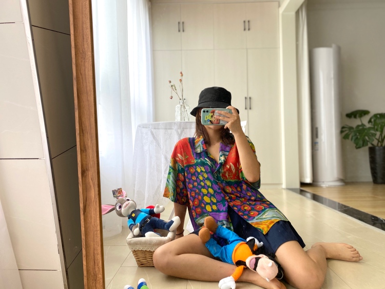 dlwlrma-陕西省·商洛市·商州区-微博-长相偏甜美 会拍照 p图 男朋友是摄影师 微博1000粉 可接寄拍推广