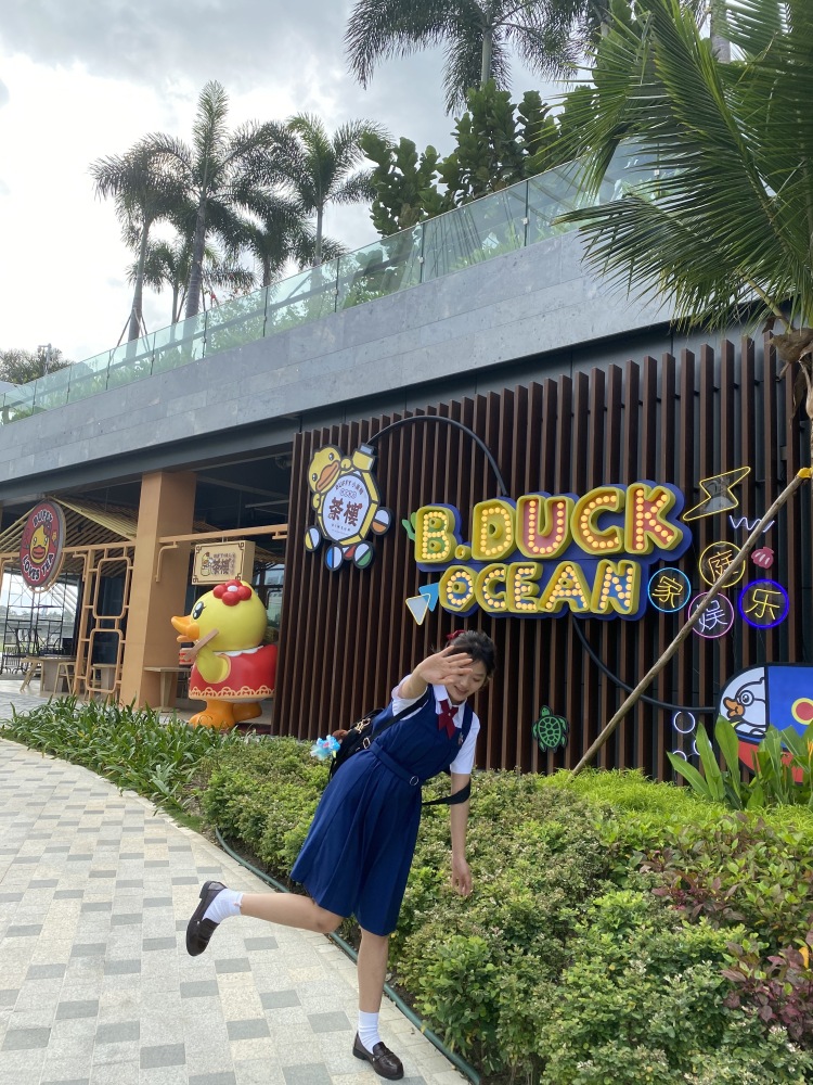 dlwlrma-陕西省·商洛市·商州区-微博-长相偏甜美 会拍照 p图 男朋友是摄影师 微博1000粉 可接寄拍推广