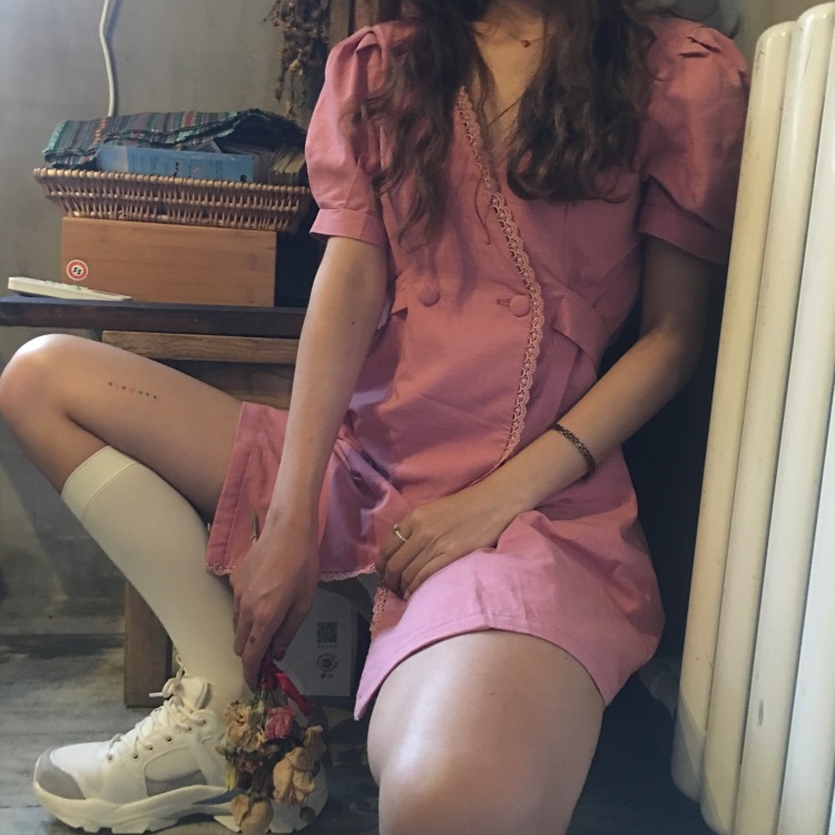 月亮睡了-山东省·青岛市·黄岛区--各种风格衣服 瑜伽服 买家秀，衣服包包配饰拍摄 氛围感vlog  都可以拍摄 拍的不好可以一直修正