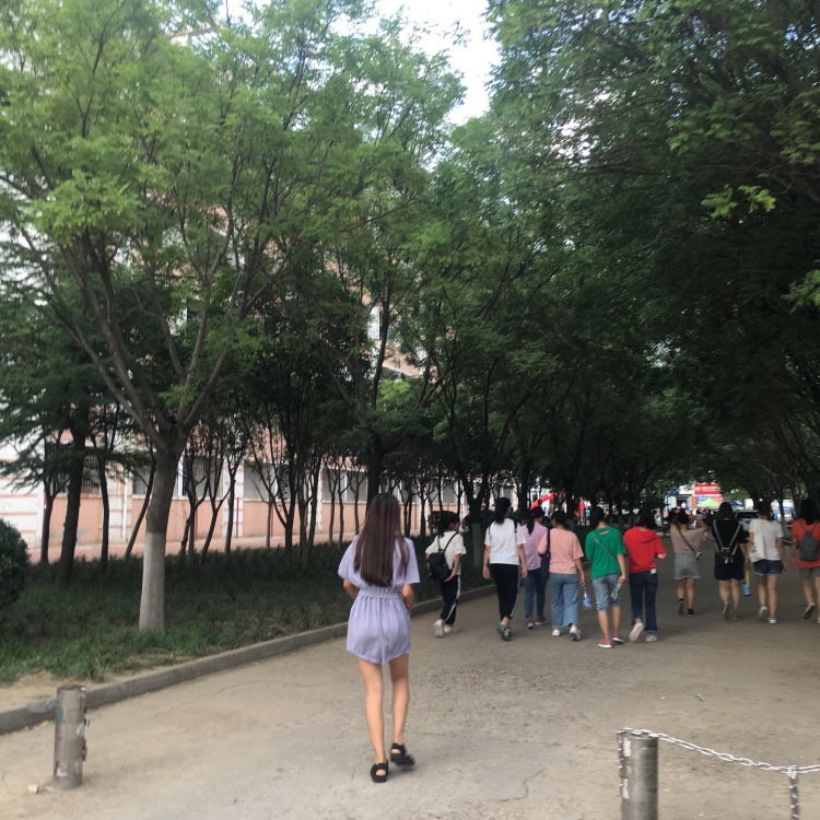 月亮睡了-山东省·青岛市·黄岛区--各种风格衣服 瑜伽服 买家秀,衣服包包配饰拍摄 氛围感vlog 都可以拍摄 拍的不好可以一直修正