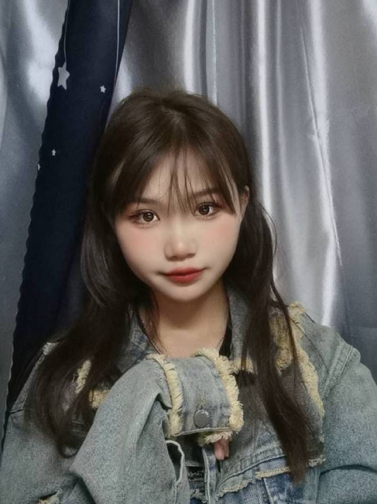 春天该很好.-云南省·昆明市·嵩明县-抖音某红薯-目前是一名大学在校学生 爱好摄影绘画 业务时间充裕 平时也喜欢分享日常穿搭 …