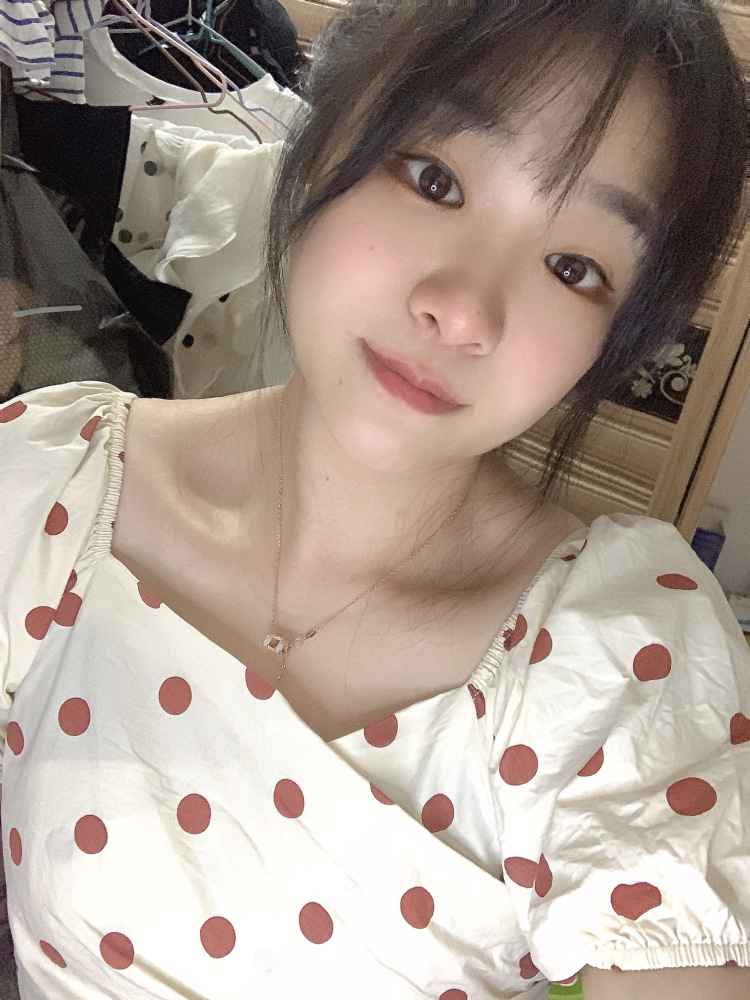 Z.Z-广东省·梅州市·梅江区--可以接服装拍版，喜欢很多时尚的东西，喜欢美丽的东西！希望你们可以喜欢我