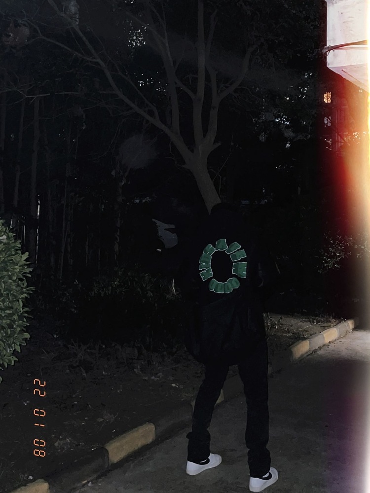 胡-江苏省·南京市·江宁区-抖音-喜欢拍照 穿搭 可发抖音9xx粉丝 有机会得话我会努力 说再多也没用 实际行动才是最重要的!