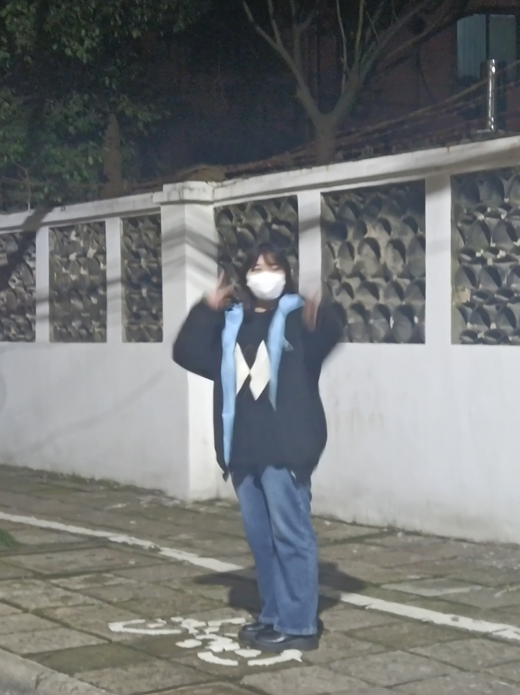WHIPSH-浙江省·杭州市·淳安县--学生,空闲时间较多,会拍照,会p图,有抖音,某红薯账号,粉丝不多,在慢慢积累,想做寄拍和开箱