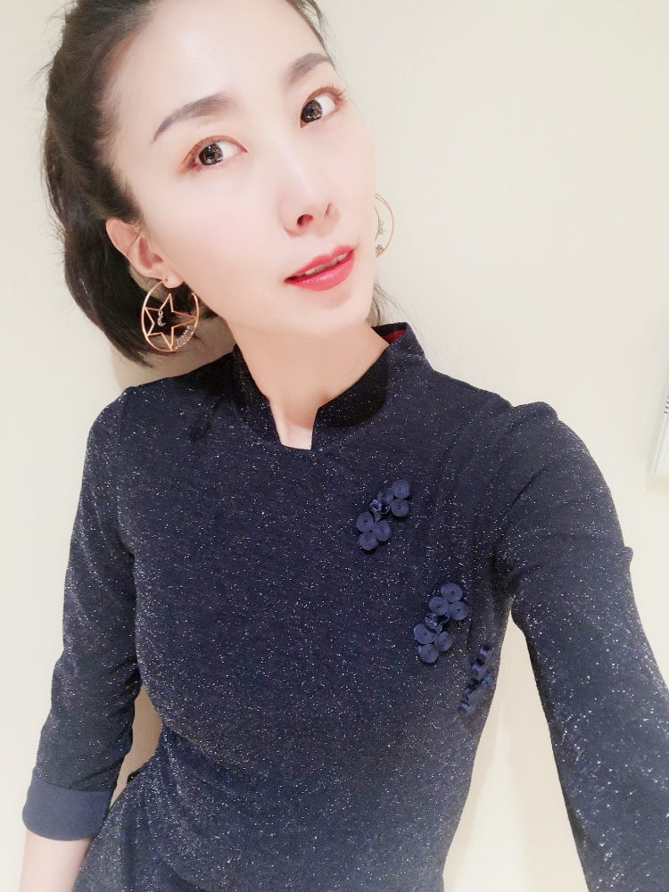 蜜丝宋-北京市·北京市·丰台区-微博,某红薯-身高173,体重52Kg,身材好,会搭配,会修图,接寄拍送拍服装,配饰等