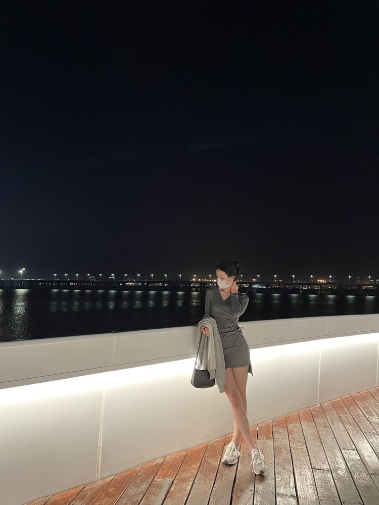 Ching-广东省·深圳市·南山区-抖音和某红薯-一名商业平面模特，因为疫情居家无单，所以想接一下寄拍，会p图会拍照，有需要寄拍的商家可以联系我，需要收入会费管理费的勿扰，诚信接单。