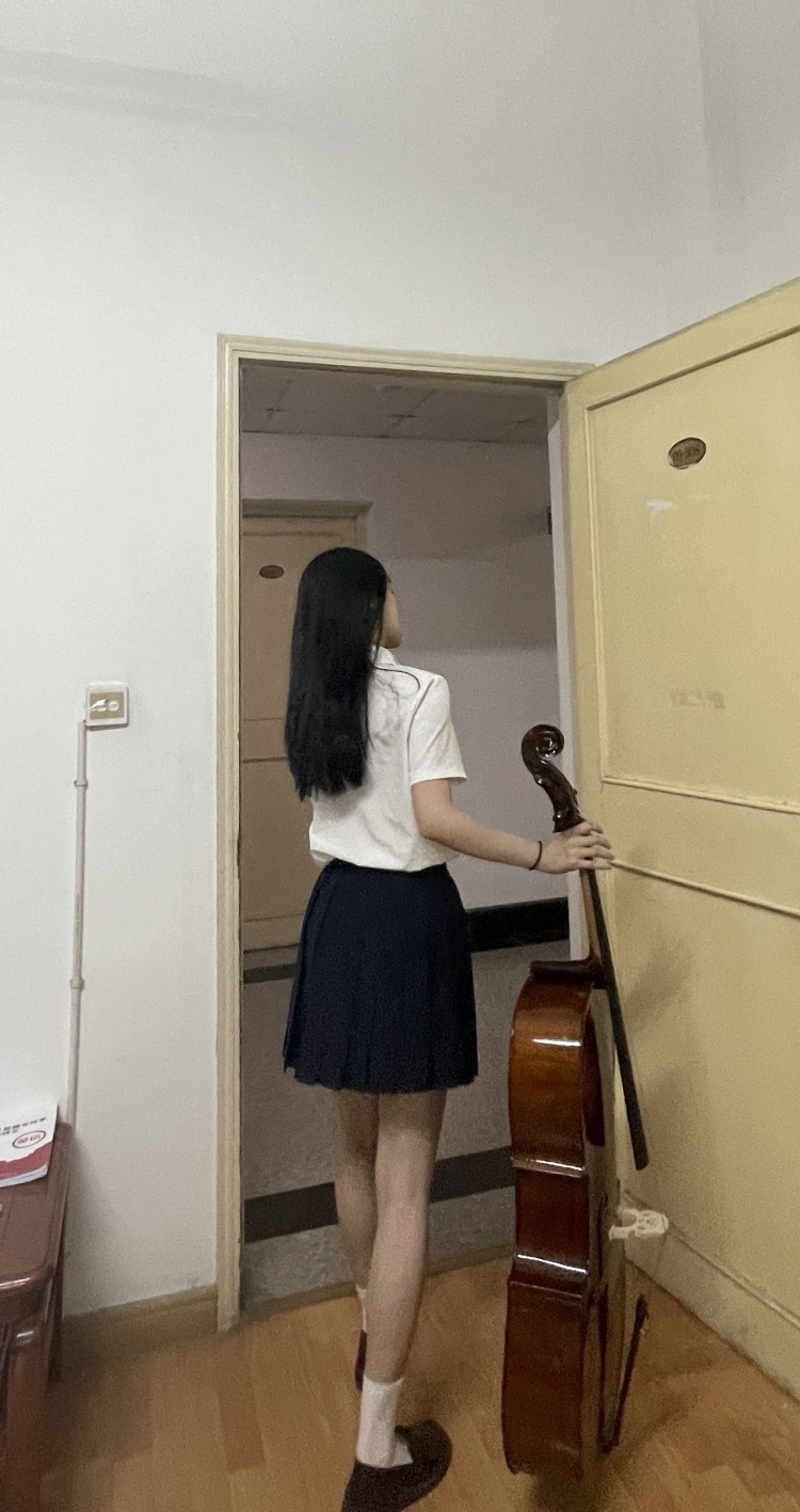 Ciao-浙江省·金华市·东阳市-抖音-大家好!我是身高167体重46kg在校女大学生,喜欢拍照,会电脑手机后期修图,意向兼职平面模特,接服装买家秀单,接寄拍