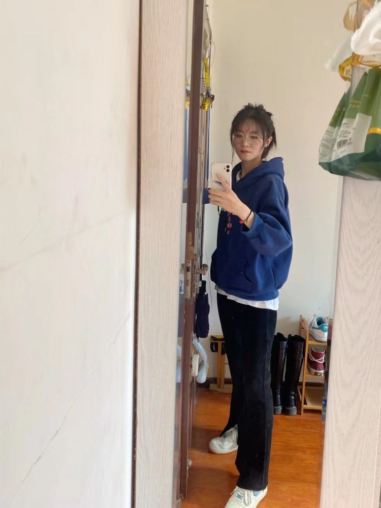 贝塔β🍒🍒-北京市·北京市·朝阳区--168,100斤,主业设计师,有审美,会修图,寄拍、买家秀都可以~