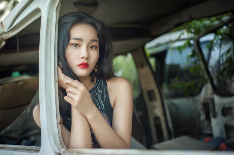 南冥-广东省·深圳市·龙华区--163/50。兼职平面模特,镜头感强。可拍国风、时尚服装,香水珠宝,美妆产品,妆面等详情页。可接寄拍。详情页可详聊。