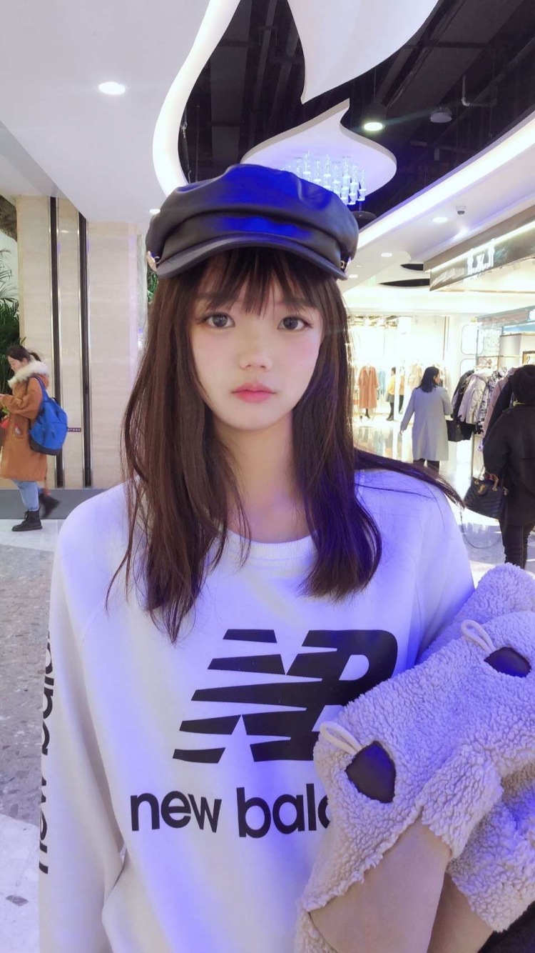gaby-陕西省·西安市·新城区-抖音 某红薯-大家好!我是枣庄网红:只要有你
各种买家秀 寄拍 都可以接 (美妆,饰品,衣服,宝宝衣服用品)非常勿扰 ,出图快
年龄:22
身高:169CM
体重:52KG
