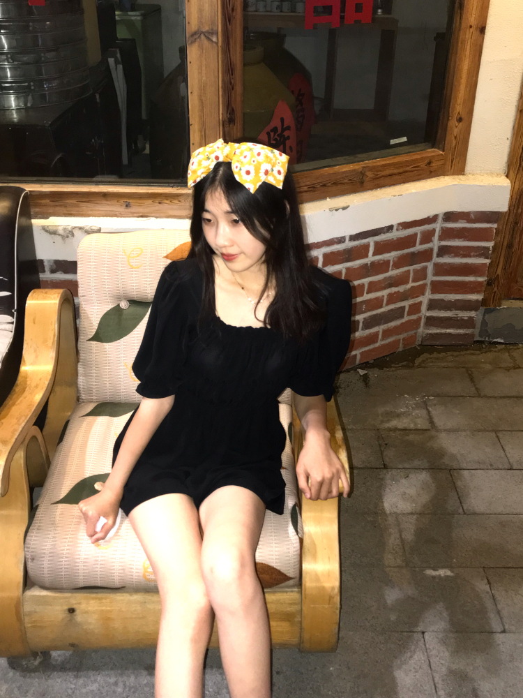 乱子-辽宁省·大连市·金州区-抖音-本人在校大学生
19岁
学过舞蹈
身高168
体重94斤
需要找个正经的商家可以合作，可接待服装、项链、面膜等产品