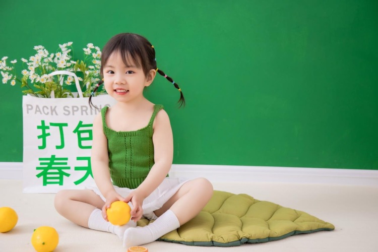 哎呀呀-山东省·济宁市·泗水县--家居拍摄 公园拍摄都可以 眼大爱笑 94厘米26斤 服装鞋子汉服发饰玩具都可以