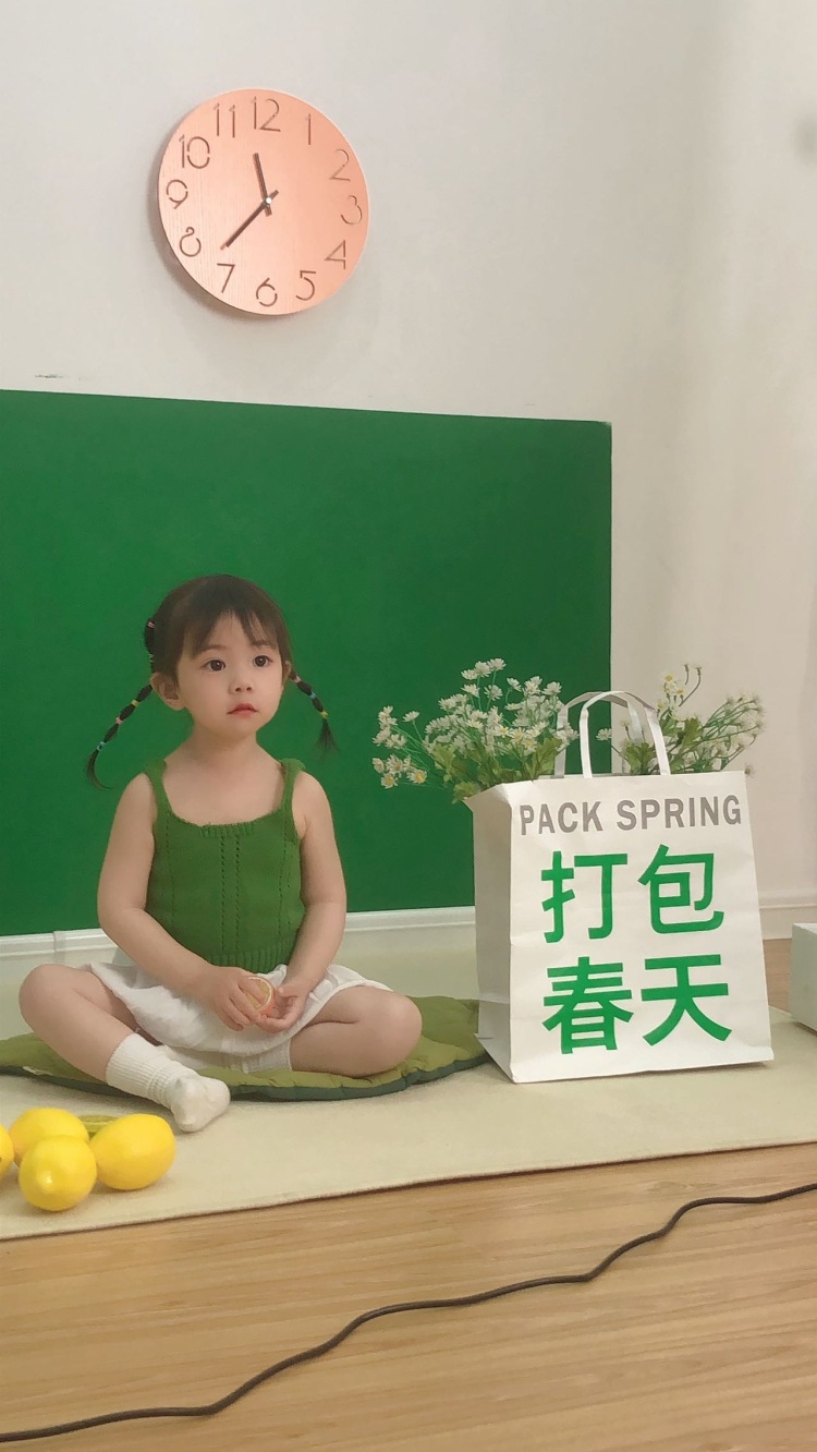 哎呀呀-山东省·济宁市·泗水县--家居拍摄 公园拍摄都可以 眼大爱笑 94厘米26斤 服装鞋子汉服发饰玩具都可以