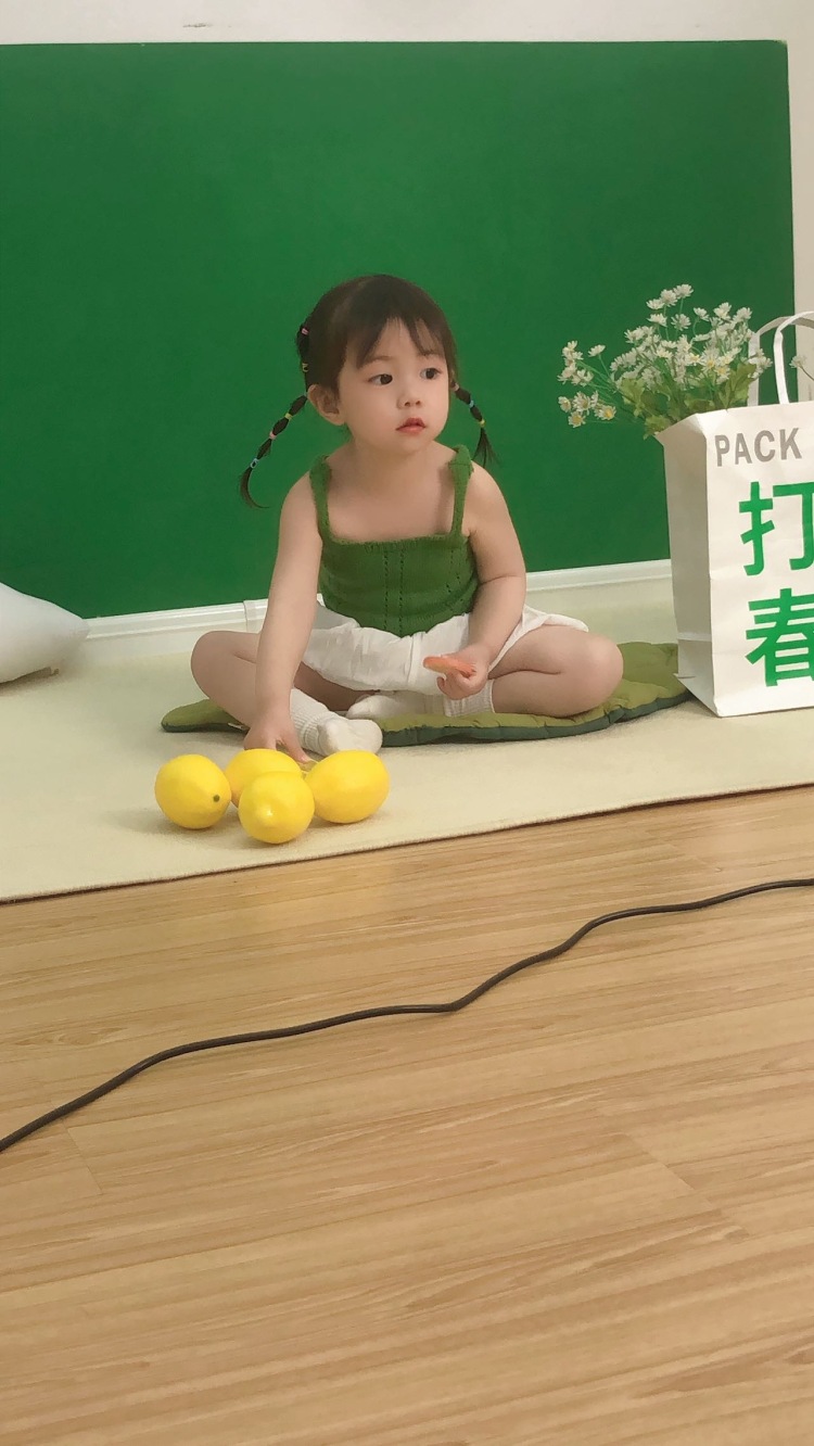 哎呀呀-山东省·济宁市·泗水县--家居拍摄  公园拍摄都可以  眼大爱笑  94厘米26斤 服装鞋子汉服发饰玩具都可以