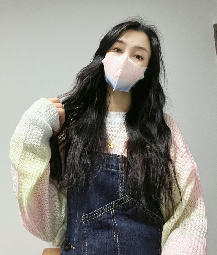 独瘾-江苏省·常州市·金坛区-抖音 美图秀秀 快手 ***-兴趣爱好就是买衣服 喜欢拍照 喜欢一切美好事物 平时没事还喜欢做做饭 本人会简单p图 出图快 不墨迹