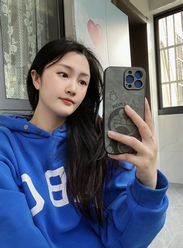 独瘾-江苏省·常州市·金坛区-抖音 美图秀秀 快手 ***-兴趣爱好就是买衣服 喜欢拍照 喜欢一切美好事物 平时没事还喜欢做做饭 本人会简单p图 出图快 不墨迹