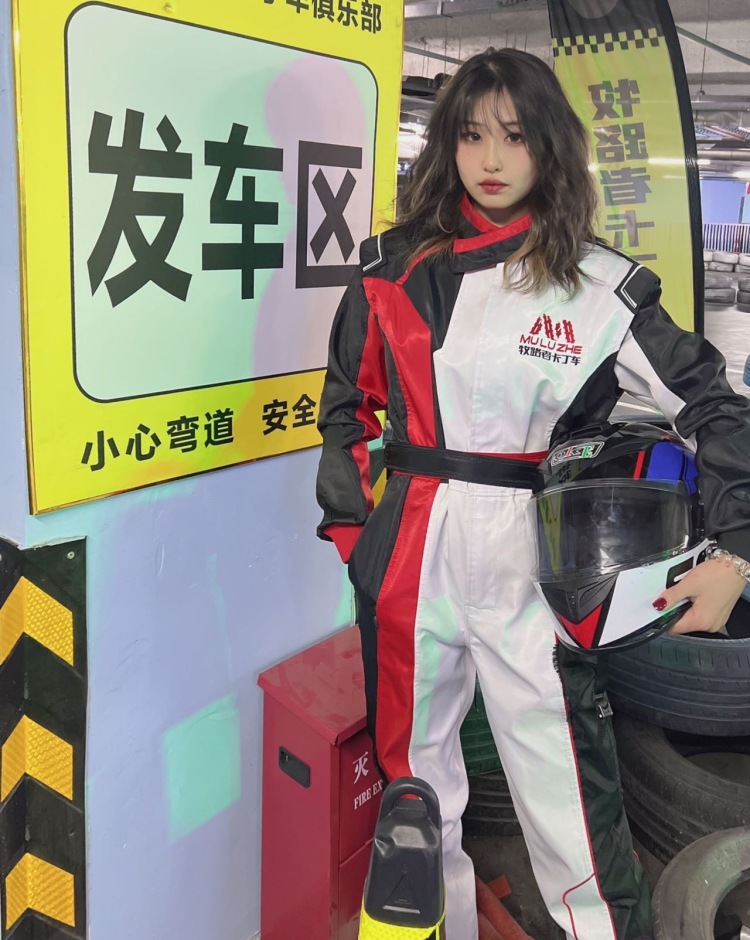 二三-河北省·保定市·莲池区--大家好!我是丸子
🌛寄拍 🉑️探店
寄拍产品衣服饰品均可 时间充裕 出图快
身高165体重92
🍑Pdd均可
艺名:丸子
身份:舞蹈老师
年龄:25
身高:165
体重:46kg
# #素人# #网红