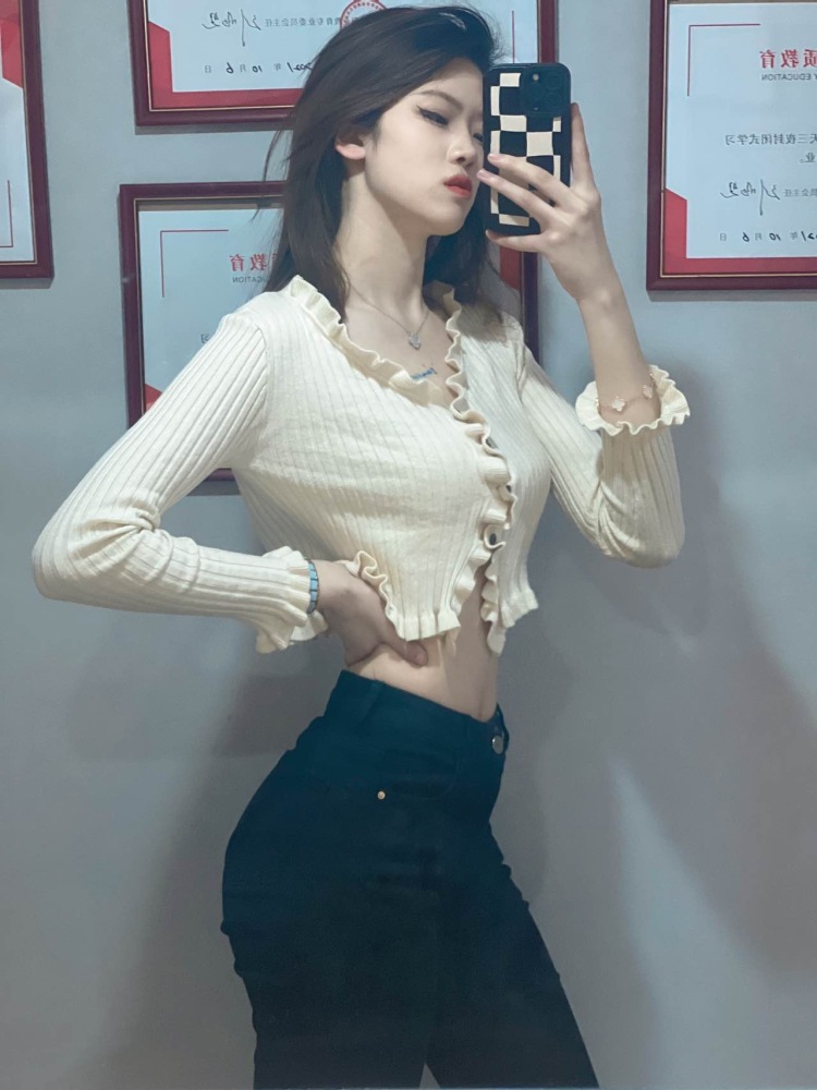 Moonlight.-北京市·北京市·丰台区--19岁,57kg,可以买家秀。寄拍,模特,化妆品,穿搭,会p图,都会哦