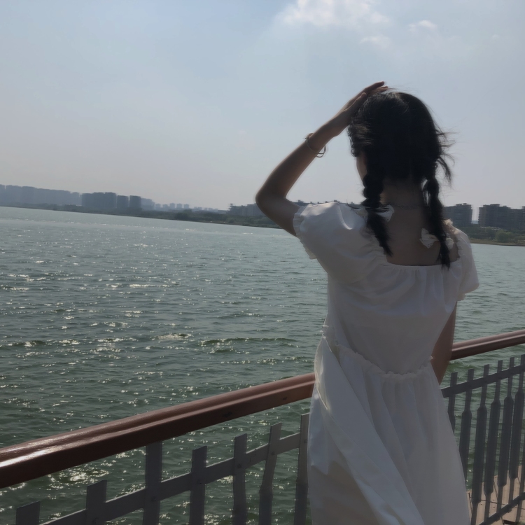 小陳睡不饱.-湖南省·郴州市·北湖区--身高170体重98 性格活泼开朗喜欢拍照 一直很喜欢模特这个职业 想当寄拍模特 淘宝拼多多电商什么皆可,可以拍买家秀 价格可以商议的哈 欢迎前来合作喔!
