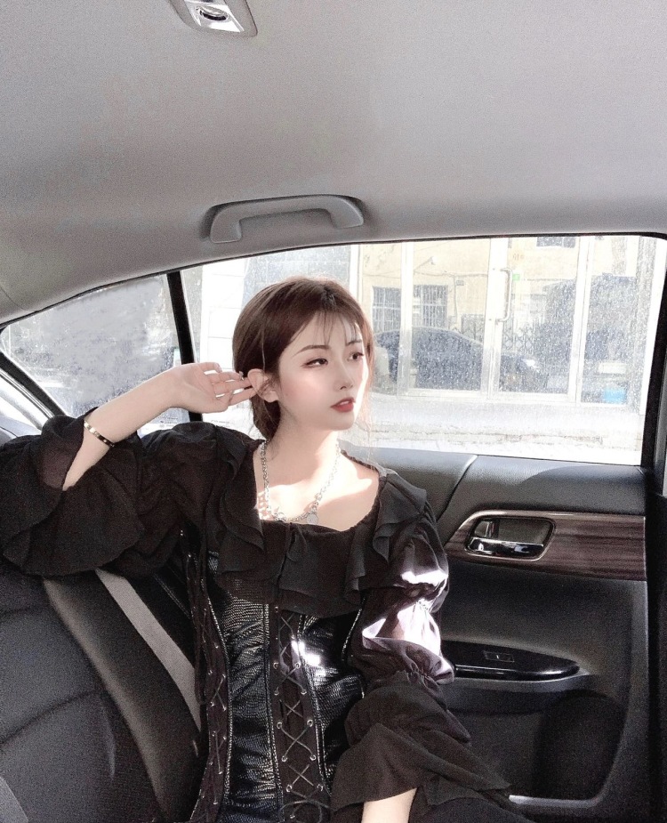 sco-吉林省·松原市·乾安县--接买家秀,影视多媒体专业,从事5年电商行业,有喜欢我自拍风格的可联系我,第一次接单,有米就拍