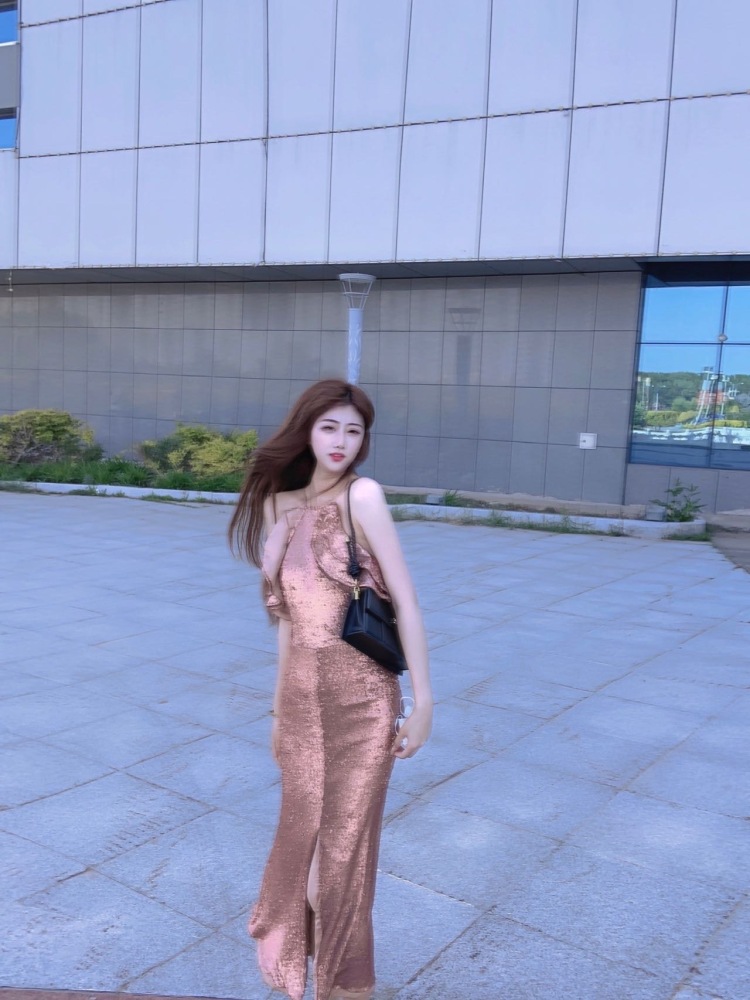 sco-吉林省·松原市·乾安县--接买家秀,影视多媒体专业,从事5年电商行业,有喜欢我自拍风格的可联系我,第一次接单,有米就拍