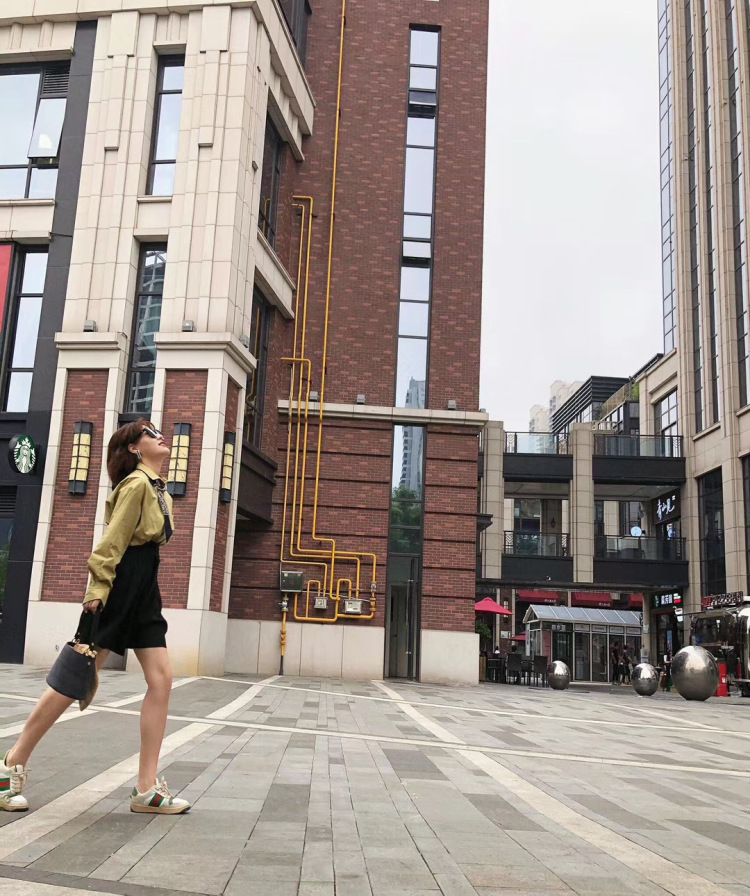 sunYue--河南省·商丘市·柘城县--我个人比较喜欢服装,之前学服装设计,包括平时很爱拍照,也有做过模特,之前也有帮服装店拍照