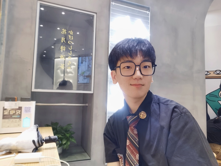 阿航.-辽宁省·盘锦市·双台子区--苏州科技大学在校大学生🎓,喜爱发某红薯🍠,抖音,最右,●会p图修图,剪辑视频,接过饰品单,现也想接服饰单。穿搭各种风格,机能风学院风活力风等,希望接触寄拍行业,在大学生涯之中增添一抹色彩🌈